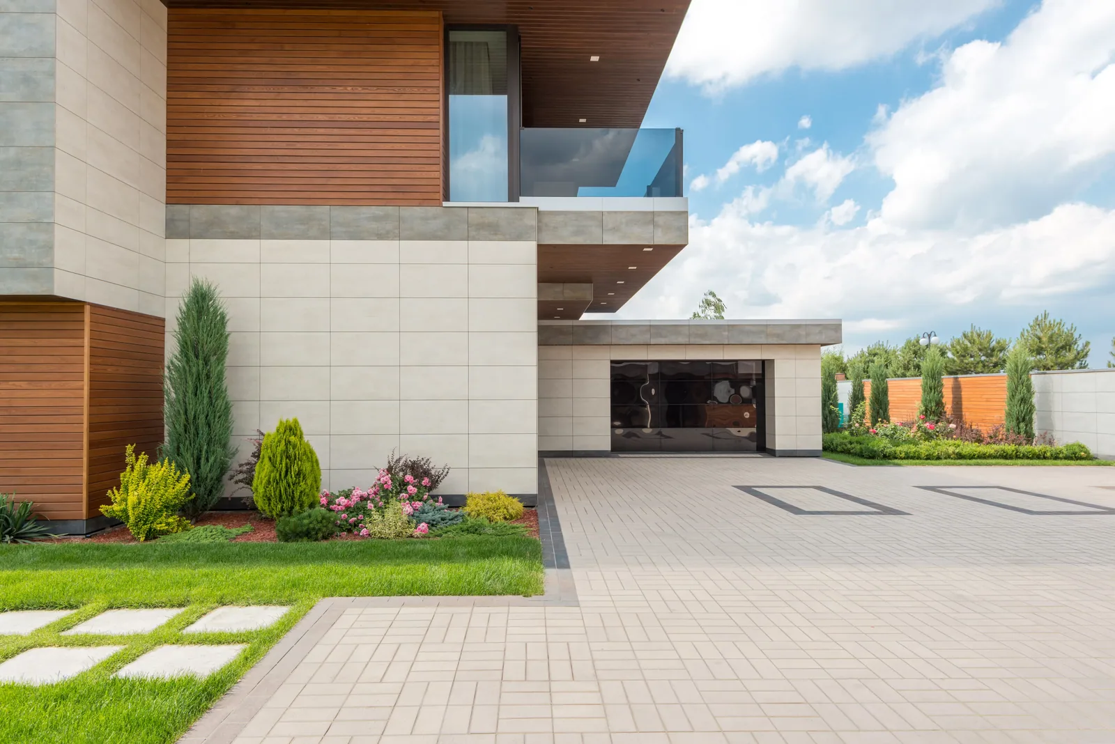 Residential garage door in Gresham Park